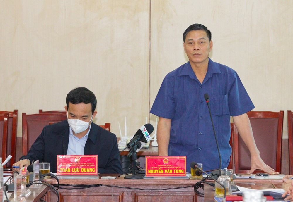 Người dân thành phố hạn chế di chuyển trước những diễn biến phức tạp của tình hình dịch Covid-19